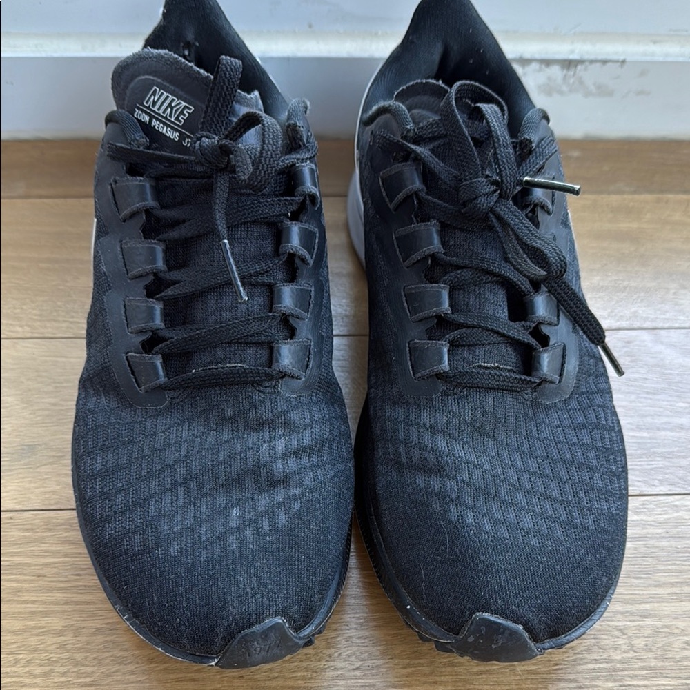 Nike Zoom Pegasus 37 running sneaker